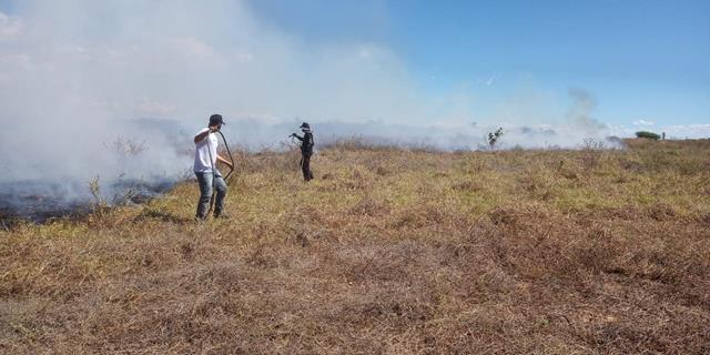 equipe-da-secretaria-de-meio-ambiente-ajuda-no-combate-a-incendio-na-itapera-4-copy