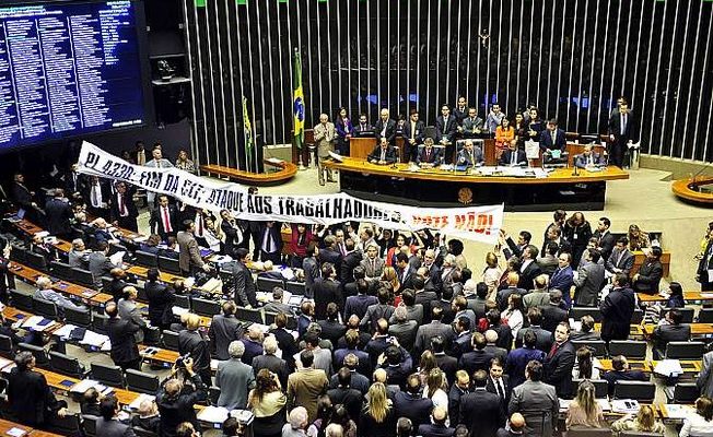 tercerizacao-aprovada-deputados