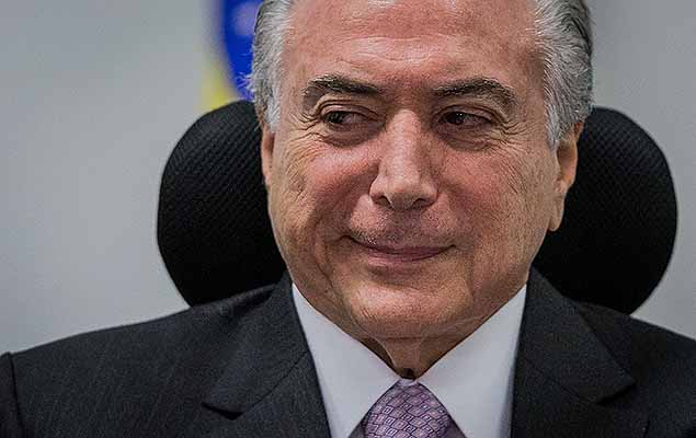 BRASÍLIA, DF, 29.05.2017: TEMER-DF - O presidente Michel Temer se reúne com presidentes das operadoras aeroportuárias vencedoras do leilão de concessão dos aeroportos de Fortaleza, Salvador, Florianópolis e Porto Alegre. (Foto: Eduardo Anizelli/Folhapress)