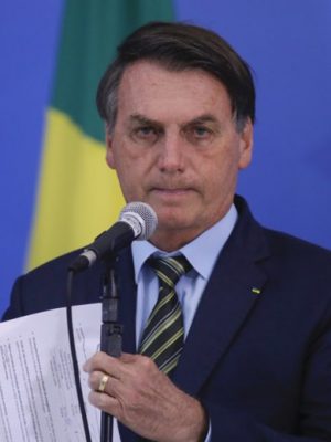 Presidente Jair Bolsonaro durante pronunciamnto após teleconferência com governadores do nordeste com o ministro da Saúde, Henrique Mandetta. Sérgio Lima/Poder360 23.03.2020