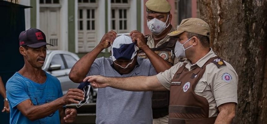 91305pms-sao-orientados-a-usar-mascaras-manter-vidros-das-viaturas-abertos-e-outras-medidas-contra-covid-19-3