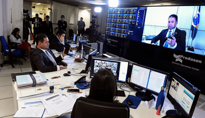 aprovado-congelamento-de-salarios-do-setor-publico-senado-696x461