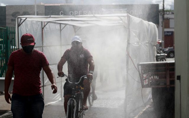 prefeitura-e-ama-instalam-tunel-de-higienizacao-no-mprodutor-contra-o-coronavirus-2