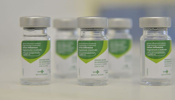 Campanha Nacional de Vacinação contra a gripe, que será realizada entre os dias 23 de abril a 1º de junho em todo país, no Centro de Saúde Pinheiros, região oeste.