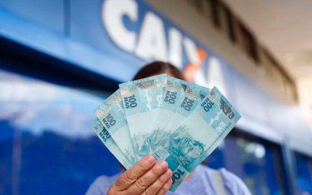 caixa-dinheiro-auxilio-868x644-1