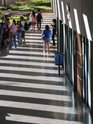 Brasília - Incluída no rodízio de abastecimento do DF, a Universidade de Brasília (UnB) está tomando medidas para reduzir o consumo de água, a instituição chegou a adiar o início das aulas no principal campus da instituição em função do racionamento (Fabio Rodrigues Pozzebom/Agência Brasil)