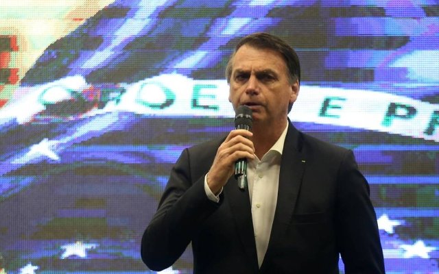 x82873788_ci-rio-de-janeiro-rj-26-05-2019bolsonaro-na-igreja-batista-atitudena-barra-na-foto-jpg-pagespeed-ic_-w_zbitlwui