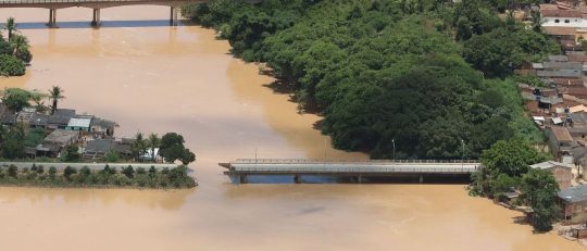 chuvas_porto_seguro_1312215106