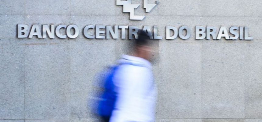 banco_central_mcajr_abr_0104222273_01